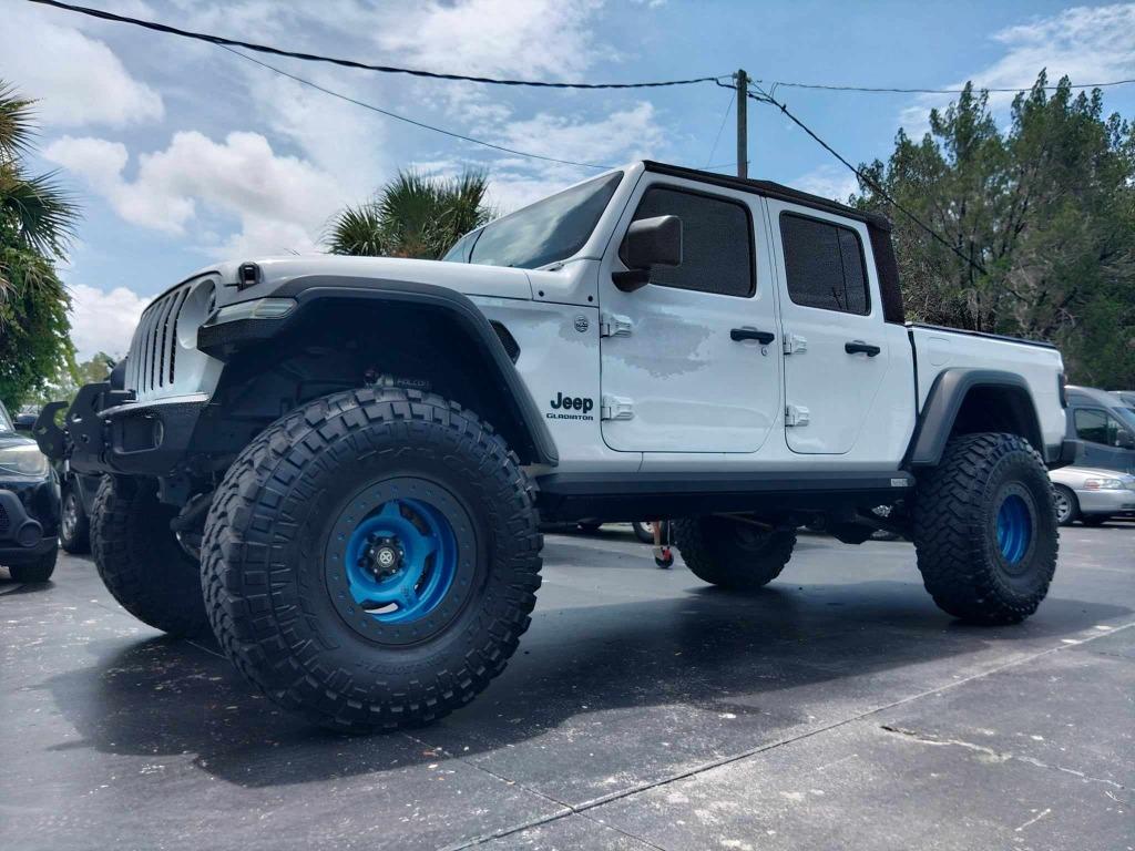 2020 Jeep Gladiator Sport S's photo